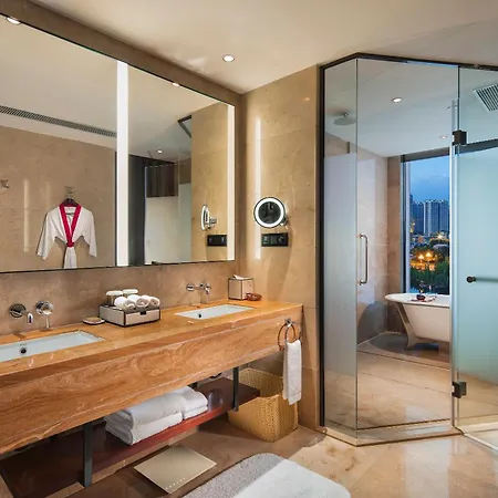 Doubletree By Hilton Guangzhou Science City-Free Shuttle Bus Service During Canton Fair Period Exterior photo