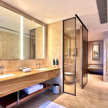Doubletree By Hilton Guangzhou Science City-Free Shuttle Bus Service During Canton Fair Period Exterior photo