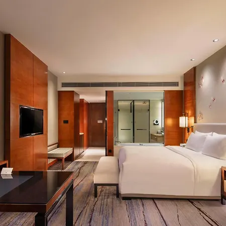 Doubletree By Hilton Guangzhou Science City-Free Shuttle Bus Service During Canton Fair Period Exterior photo