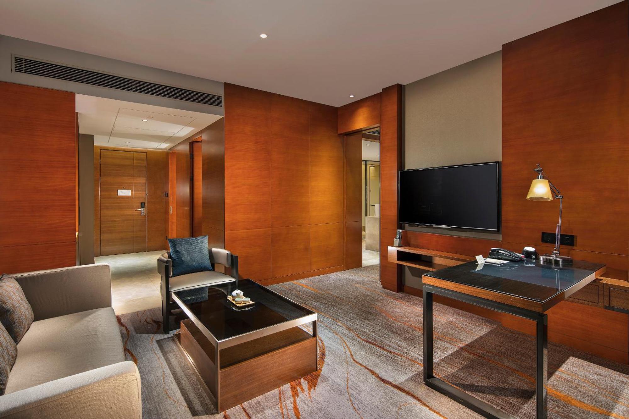 Doubletree By Hilton Science City-free Shuttle Bus Service During Fair Period 5*